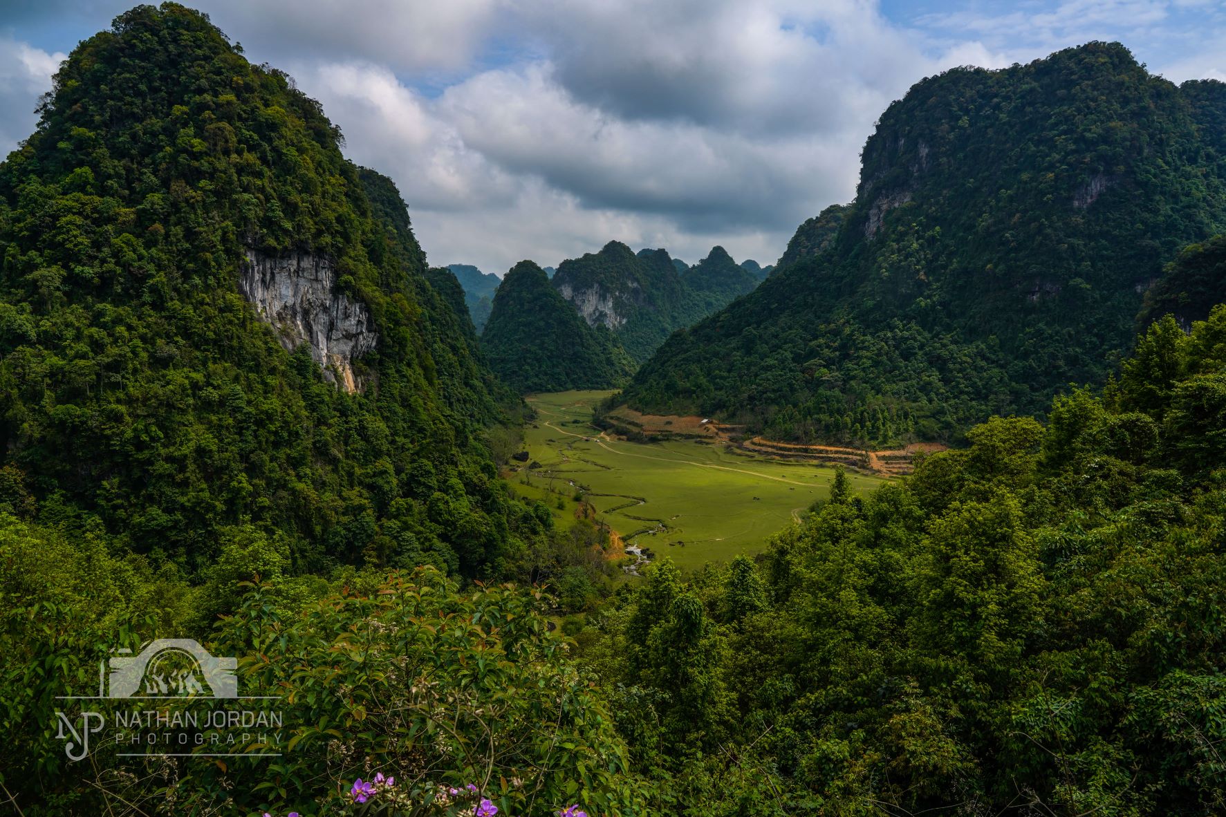 Mountain Pass to Eye of God Mountain in Cao Bang Vietnam nathan jordan photography