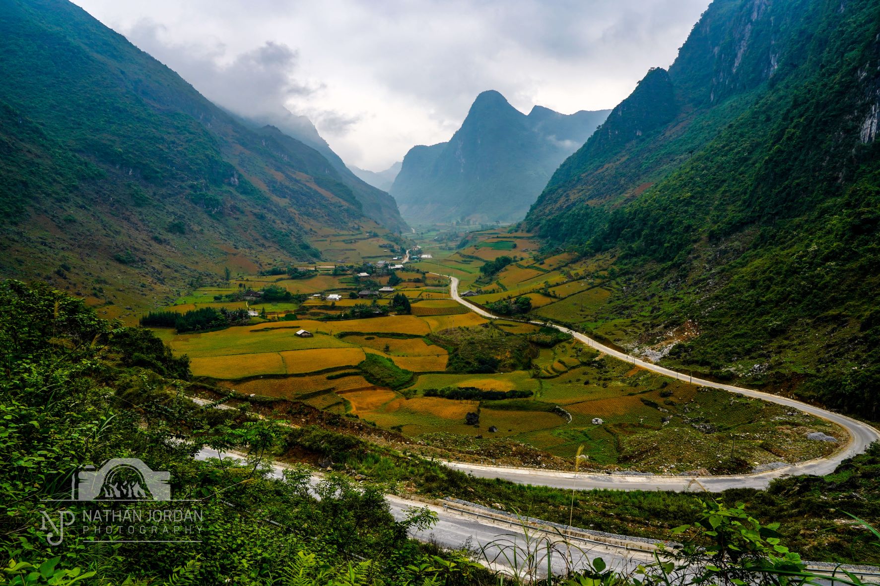Cao Bang Province entryway on a misty day on Ha Giang Loop, Vietnam nathan jordan photography